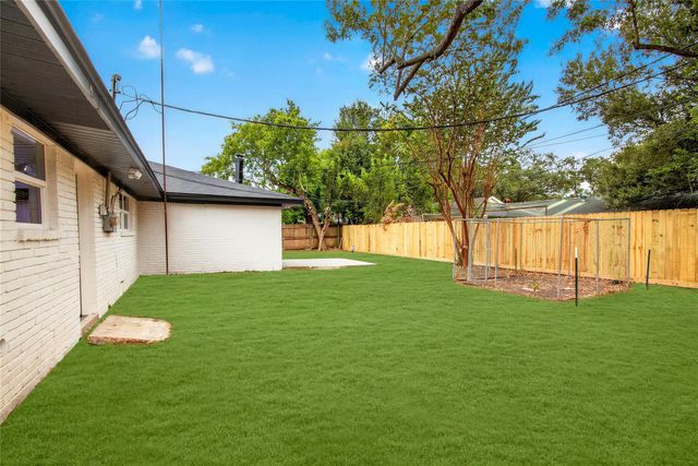 903 Rosewood Drive, Baytown, TX 77520