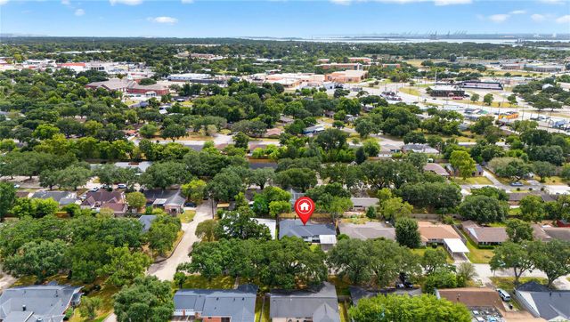 903 Rosewood Drive, Baytown, TX 77520