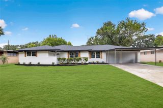 903 Rosewood Drive, Baytown, TX 77520