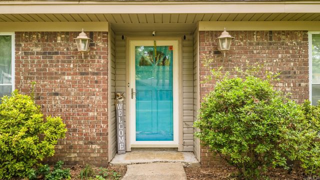 38 White Oak Dr, Conway, AR 72034