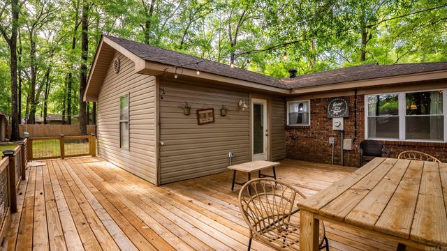 38 White Oak Dr, Conway, AR 72034