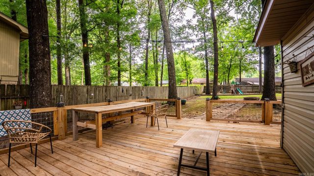 38 White Oak Dr, Conway, AR 72034