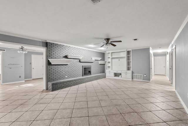 38 White Oak Dr, Conway, AR 72034