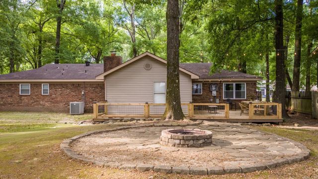 38 White Oak Dr, Conway, AR 72034