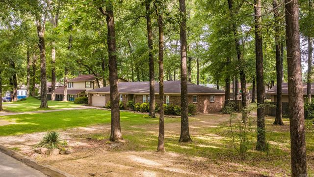 38 White Oak Dr, Conway, AR 72034