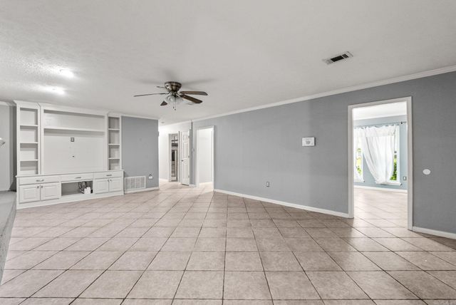 38 White Oak Dr, Conway, AR 72034