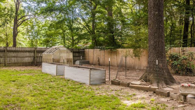 38 White Oak Dr, Conway, AR 72034