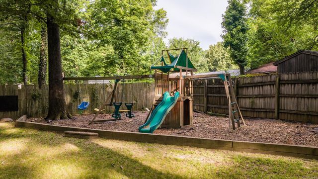 38 White Oak Dr, Conway, AR 72034