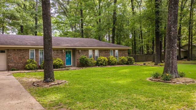 38 White Oak Dr, Conway, AR 72034