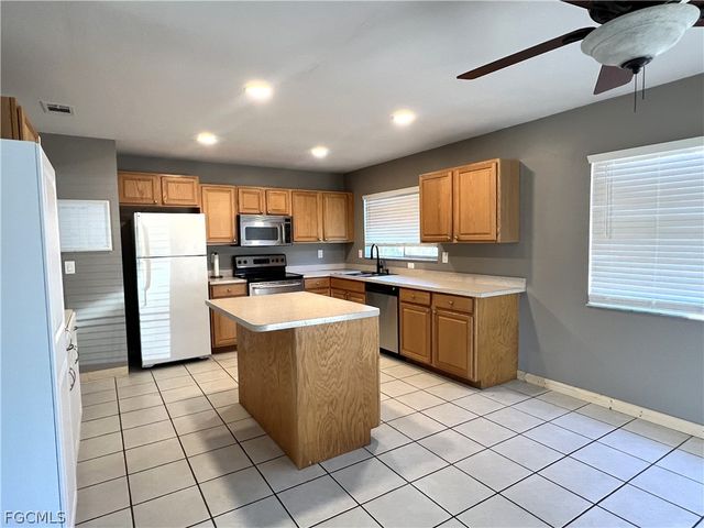 4040 S Edgewater CIR, Labelle, FL 33935