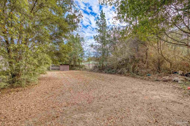 5279 Willard Norris Rd, Milton, FL 32570