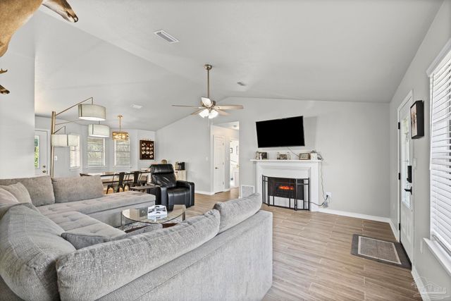 5279 Willard Norris Rd, Milton, FL 32570