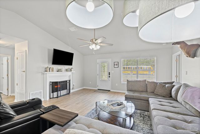 5279 Willard Norris Rd, Milton, FL 32570