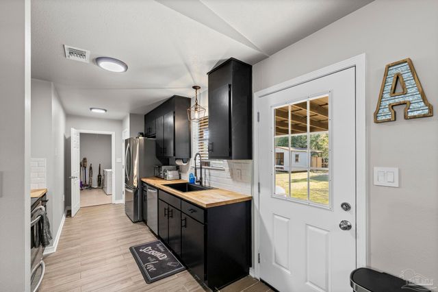 5279 Willard Norris Rd, Milton, FL 32570