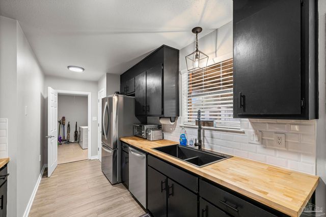 5279 Willard Norris Rd, Milton, FL 32570