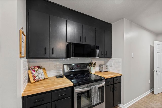 5279 Willard Norris Rd, Milton, FL 32570