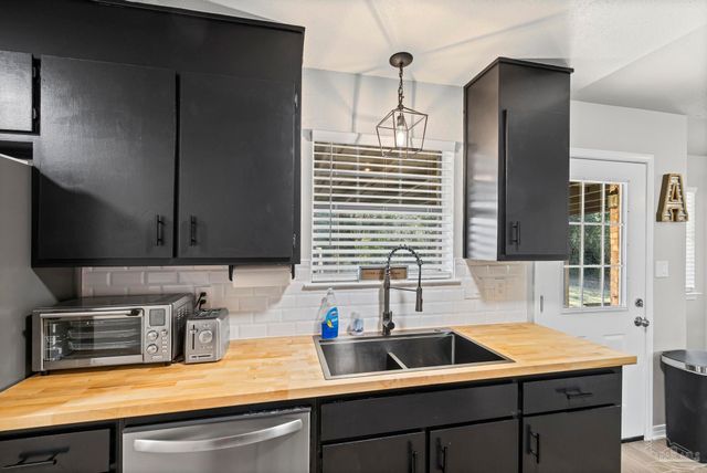 5279 Willard Norris Rd, Milton, FL 32570