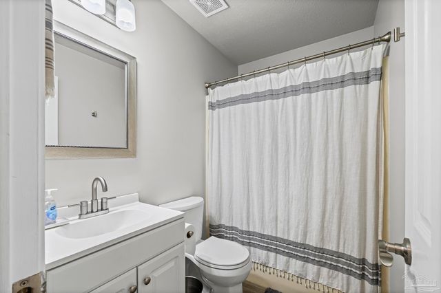 5279 Willard Norris Rd, Milton, FL 32570