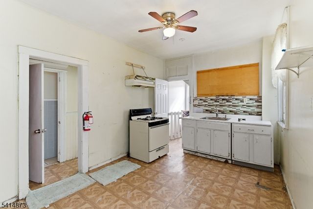 303 Clifton Ave, Newark City, NJ 07104