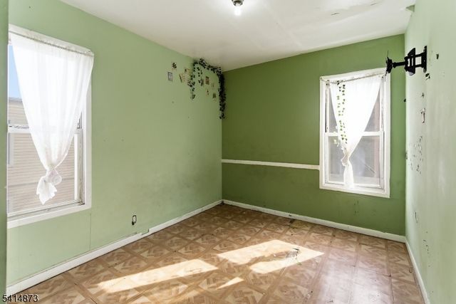 303 Clifton Ave, Newark City, NJ 07104