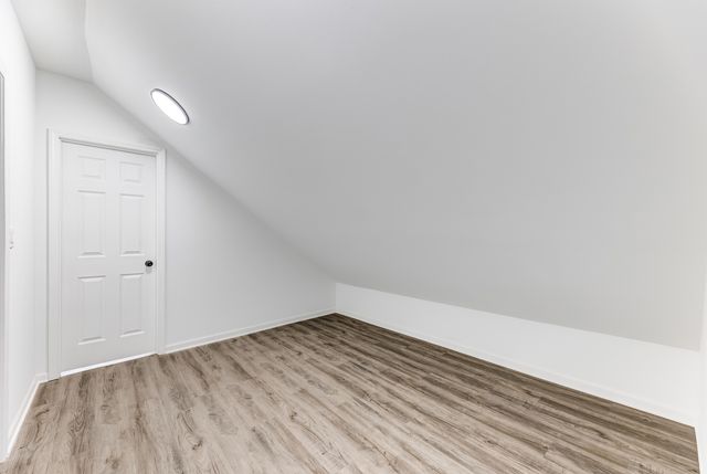 8109 S Marquette Avenue, Chicago, IL 60617