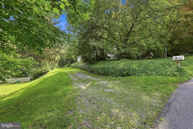 35 ORCHARD RD, Lancaster, PA 17601