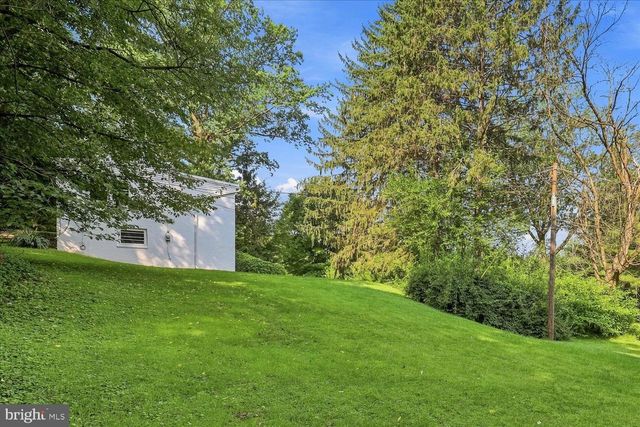 35 ORCHARD RD, Lancaster, PA 17601