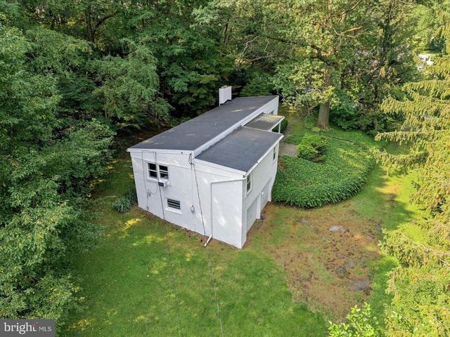 35 ORCHARD RD, Lancaster, PA 17601
