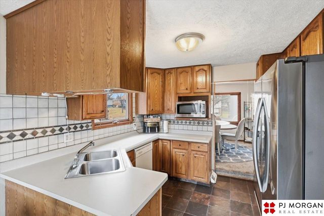 2324 N 113th Street, Omaha, NE 68164