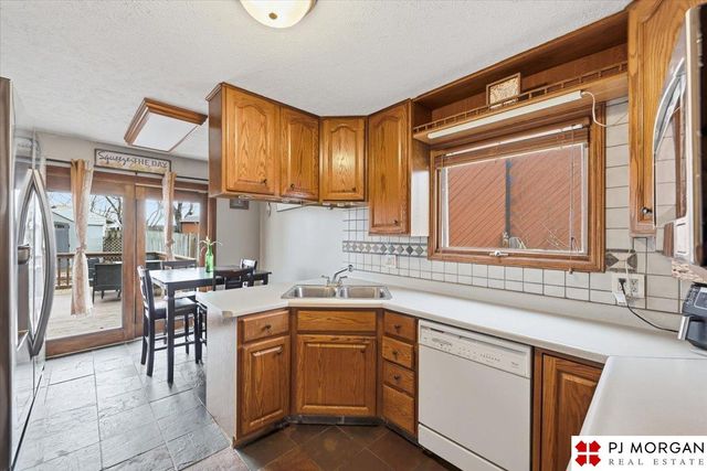 2324 N 113th Street, Omaha, NE 68164