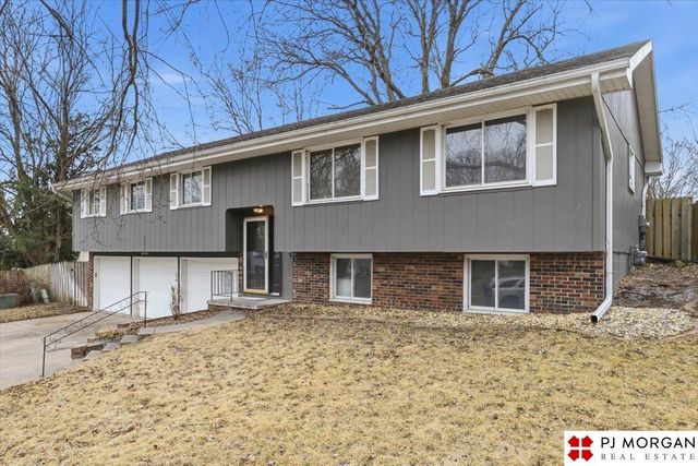 2324 N 113th Street, Omaha, NE 68164