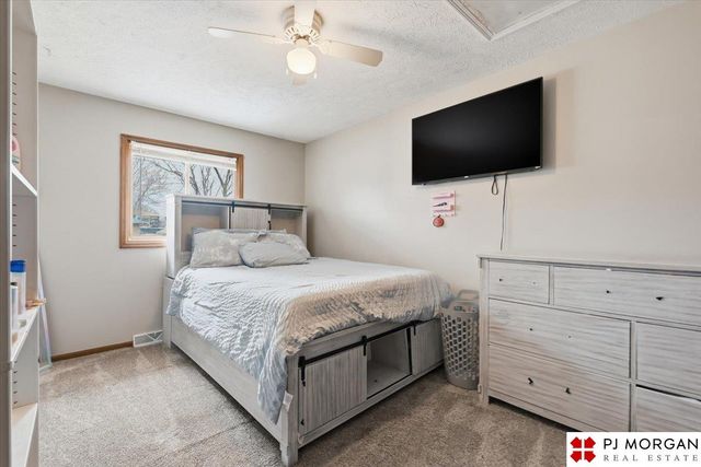 2324 N 113th Street, Omaha, NE 68164