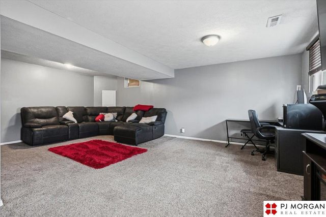 2324 N 113th Street, Omaha, NE 68164