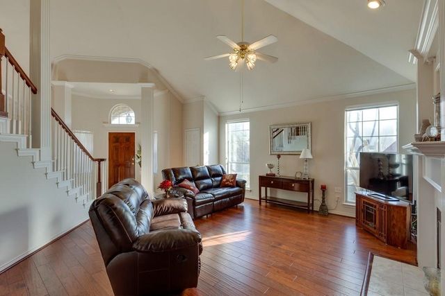 801 Steeps Court, Euless, TX 76039