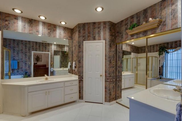 801 Steeps Court, Euless, TX 76039