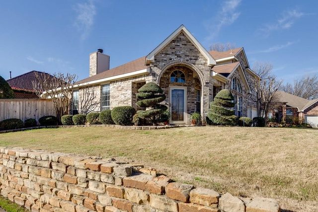 801 Steeps Court, Euless, TX 76039