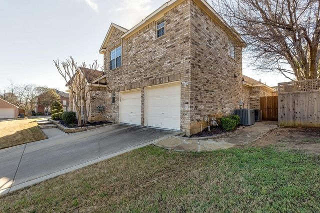801 Steeps Court, Euless, TX 76039