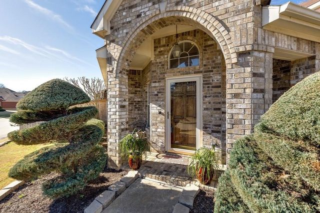 801 Steeps Court, Euless, TX 76039