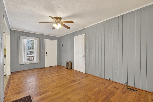 164 Marlette Drive, Mccaysville, GA 30555