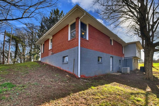 164 Marlette Drive, Mccaysville, GA 30555