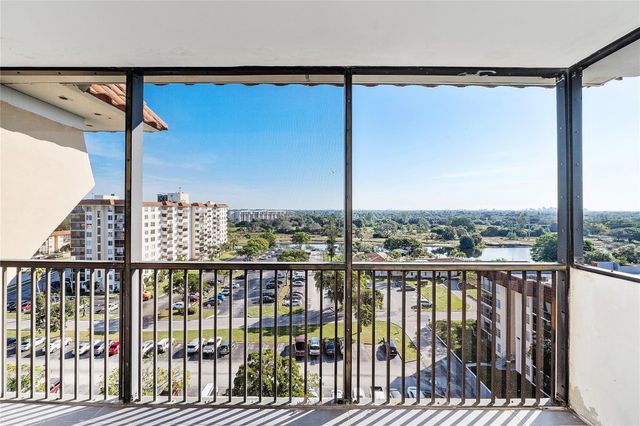 4174 Inverrary Drive 1002, Lauderhill, FL 33319