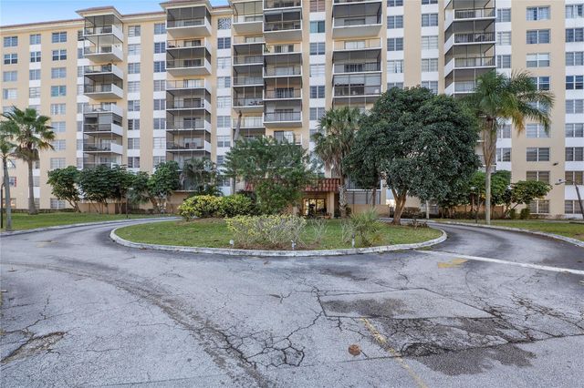 4174 Inverrary Drive 1002, Lauderhill, FL 33319