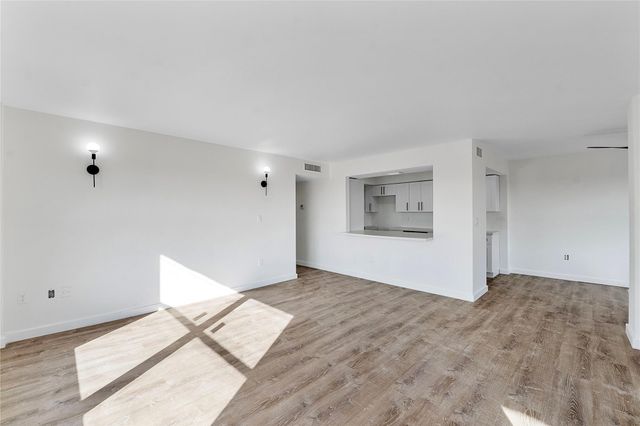 4174 Inverrary Drive 1002, Lauderhill, FL 33319