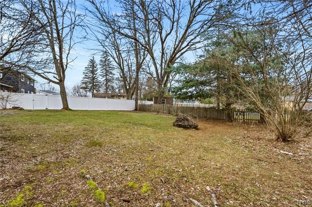 105 Vanida Lane, Manlius, NY 13066