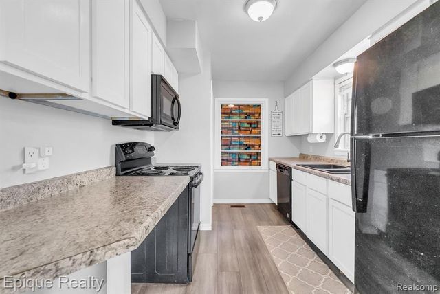 2324 Edwards Street, Grand Blanc, MI 48439