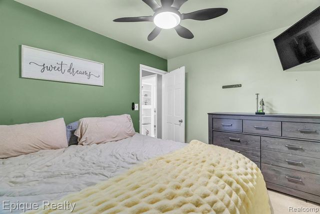2324 Edwards Street, Grand Blanc, MI 48439