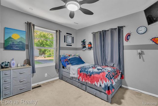 2324 Edwards Street, Grand Blanc, MI 48439