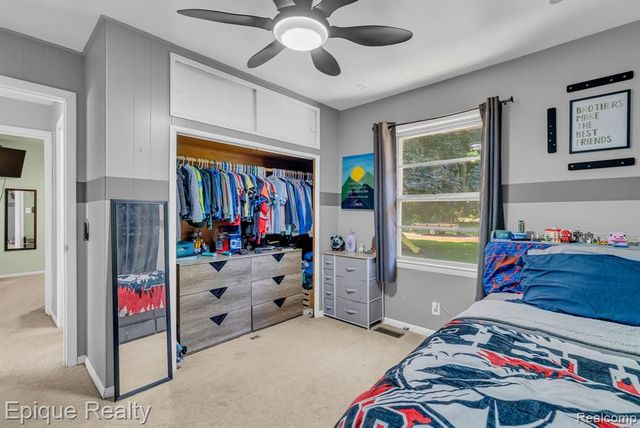 2324 Edwards Street, Grand Blanc, MI 48439
