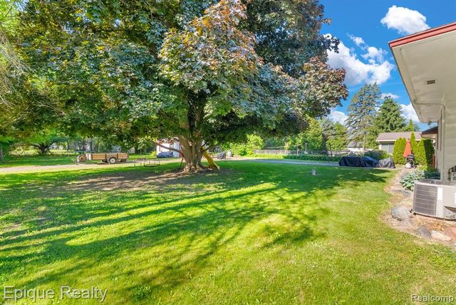 2324 Edwards Street, Grand Blanc, MI 48439