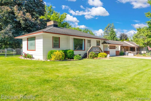2324 Edwards Street, Grand Blanc, MI 48439